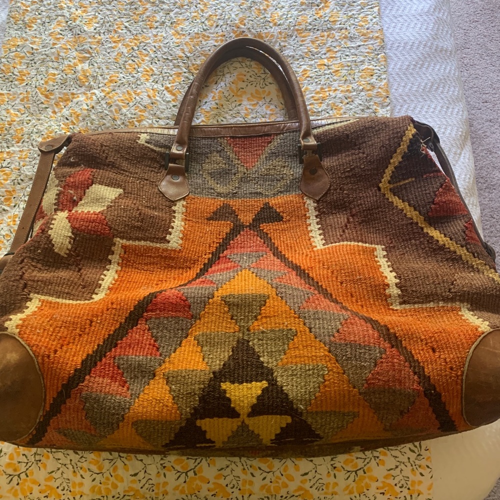 Gorgeous vintage large duffel